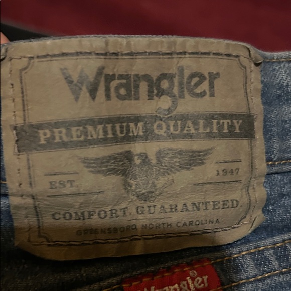 Wrangler Men’s Straight Leg Dark Blue Jeans - Picture 2 of 4